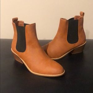 Roolee Bootie size 6.5